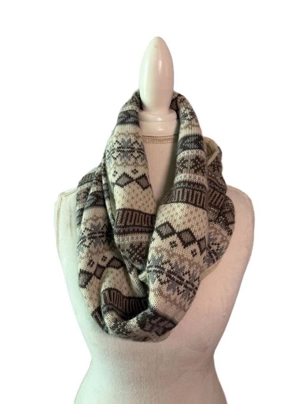Muk Luks Infinity Loop Scarf Fair Isle Knit Ivory Beige Gray Nordic
